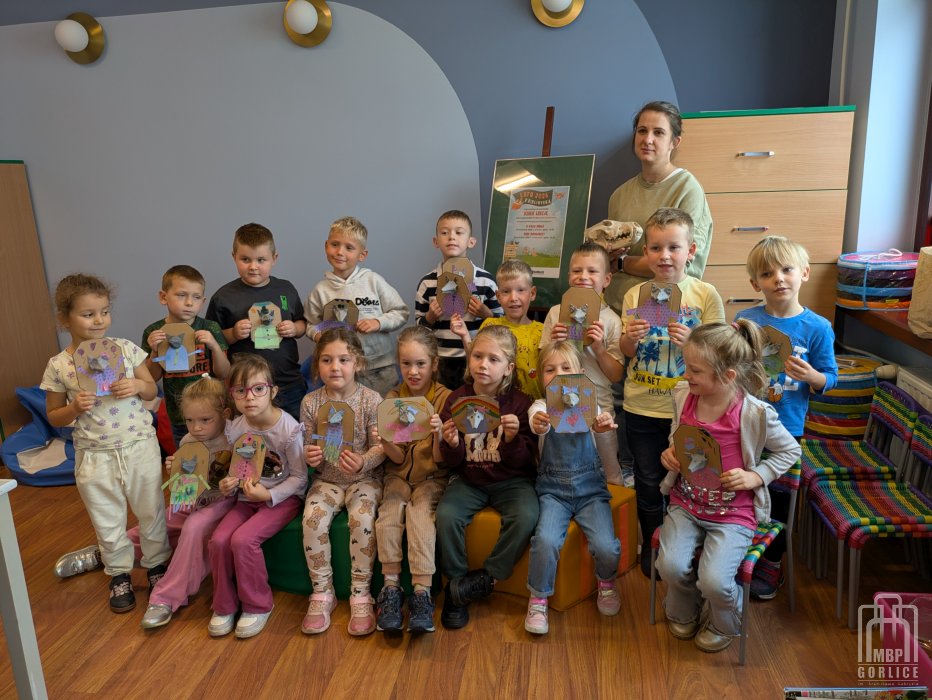 Biblioteka Gorlice, Mała książka Wielki człowiek Zdjęcie grupowe dzieci